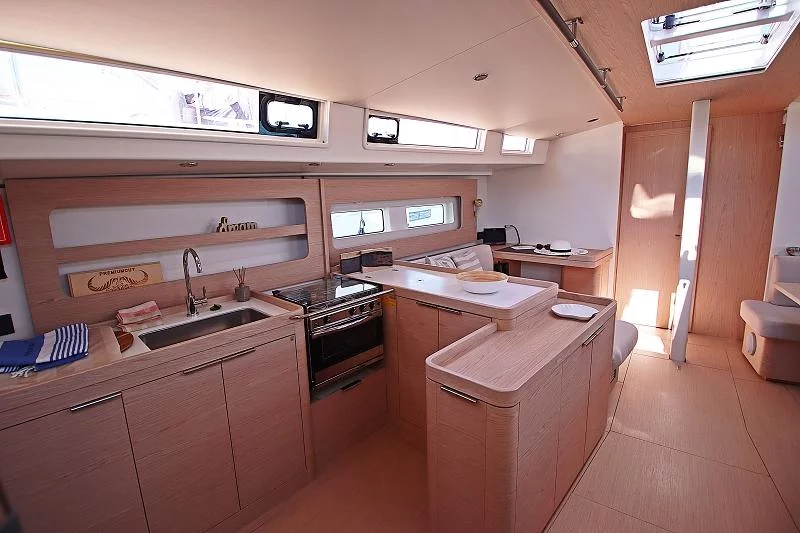 Oceanis Yacht 54 (White Bird)  - 41