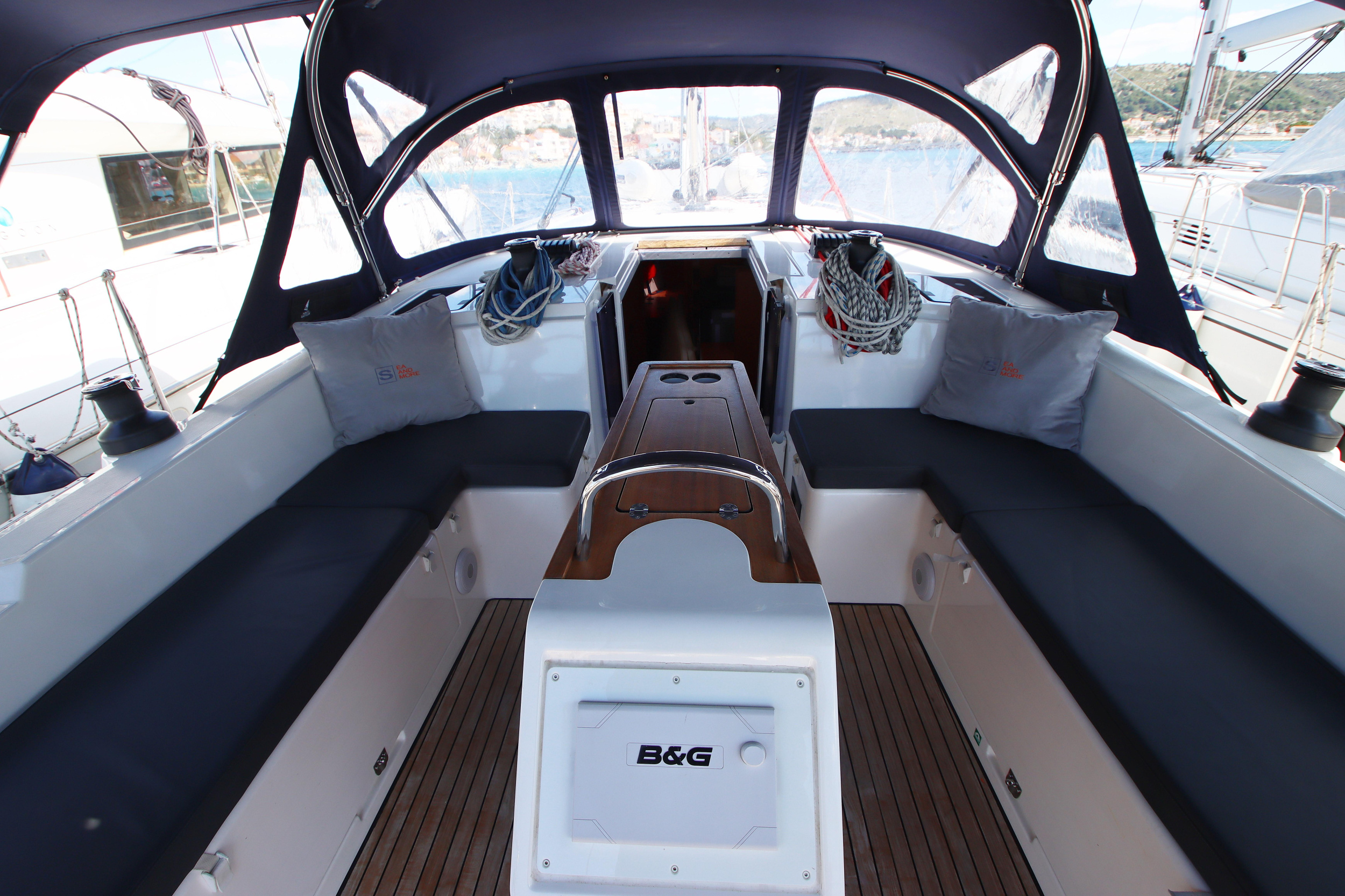 Photo #11 - Bavaria C42 (Coco) in rogoznica - 38939
