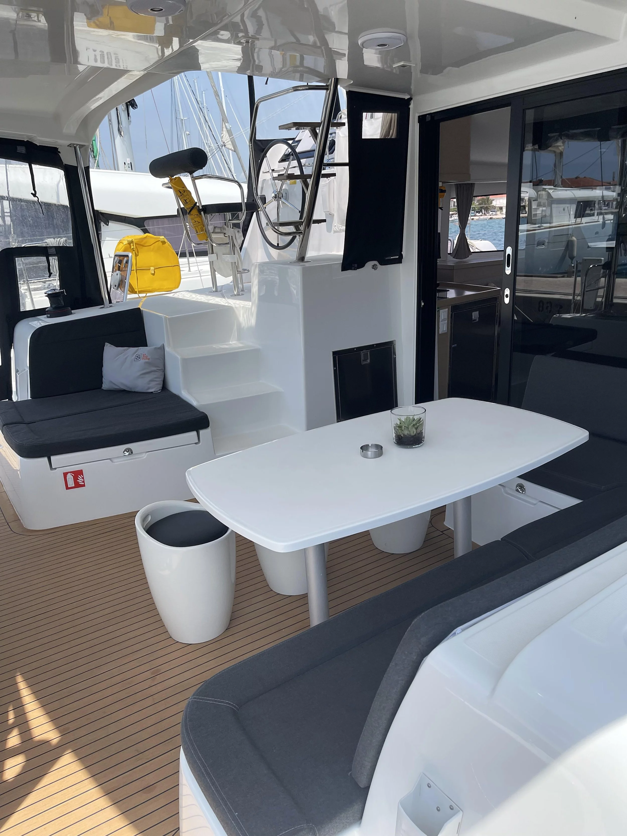 Lagoon 42 - 3 + 1 cab. (Ocean Pearl)  - 16