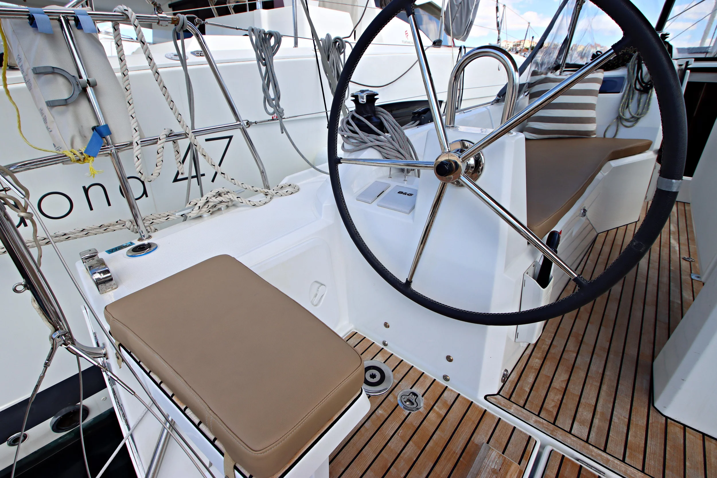 Oceanis 34.1 (Ka Nani)  - 9