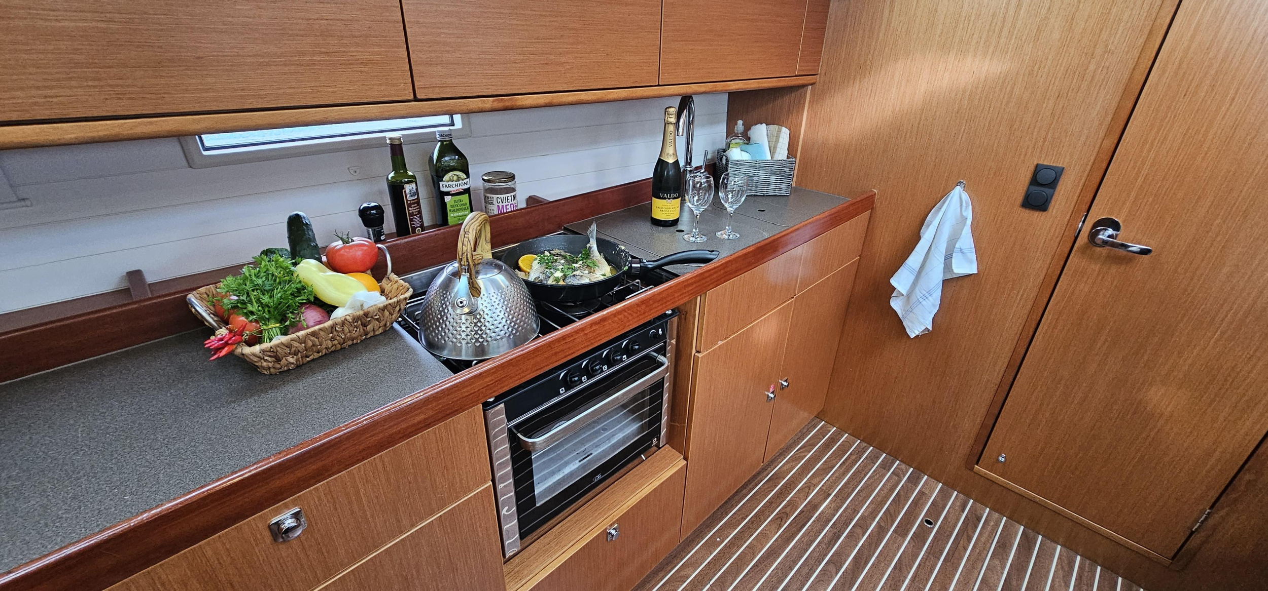 Photo #5 - Bavaria Cruiser 46 - 4 cab. (Athene) in rogoznica - 38950
