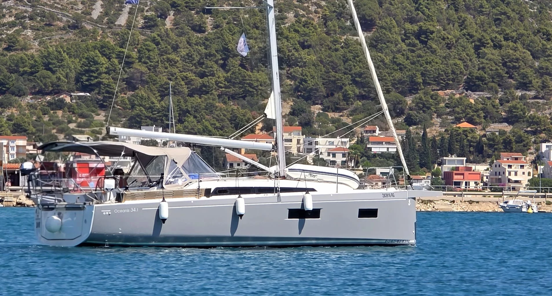 Oceanis 34.1 (Loy)  - 4