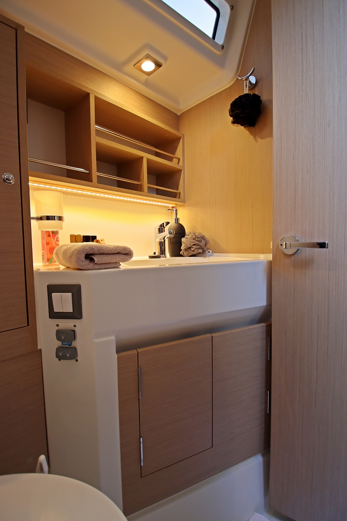 Photo #9 - Oceanis 34.1 (Loy) in Rogoznica - 38951