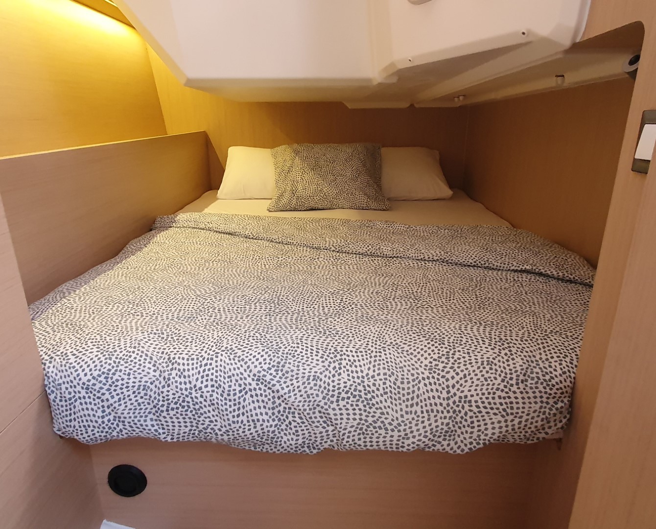Photo #17 - Oceanis 37.1 (Breeze) in Split - 38969