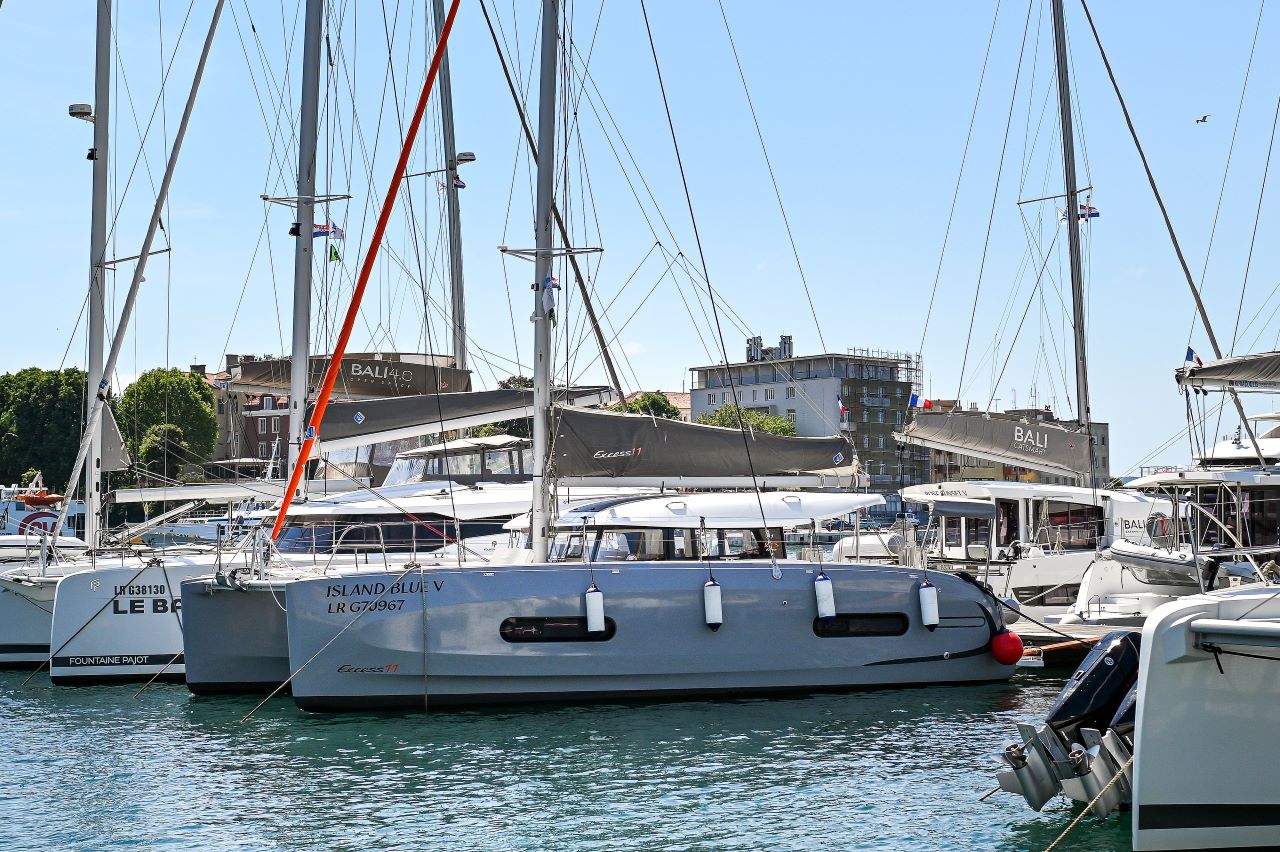 Photo #3 - Excess 11 - 4 + 1 + 1 cab. (Island Blue V) in Zadar - 38981