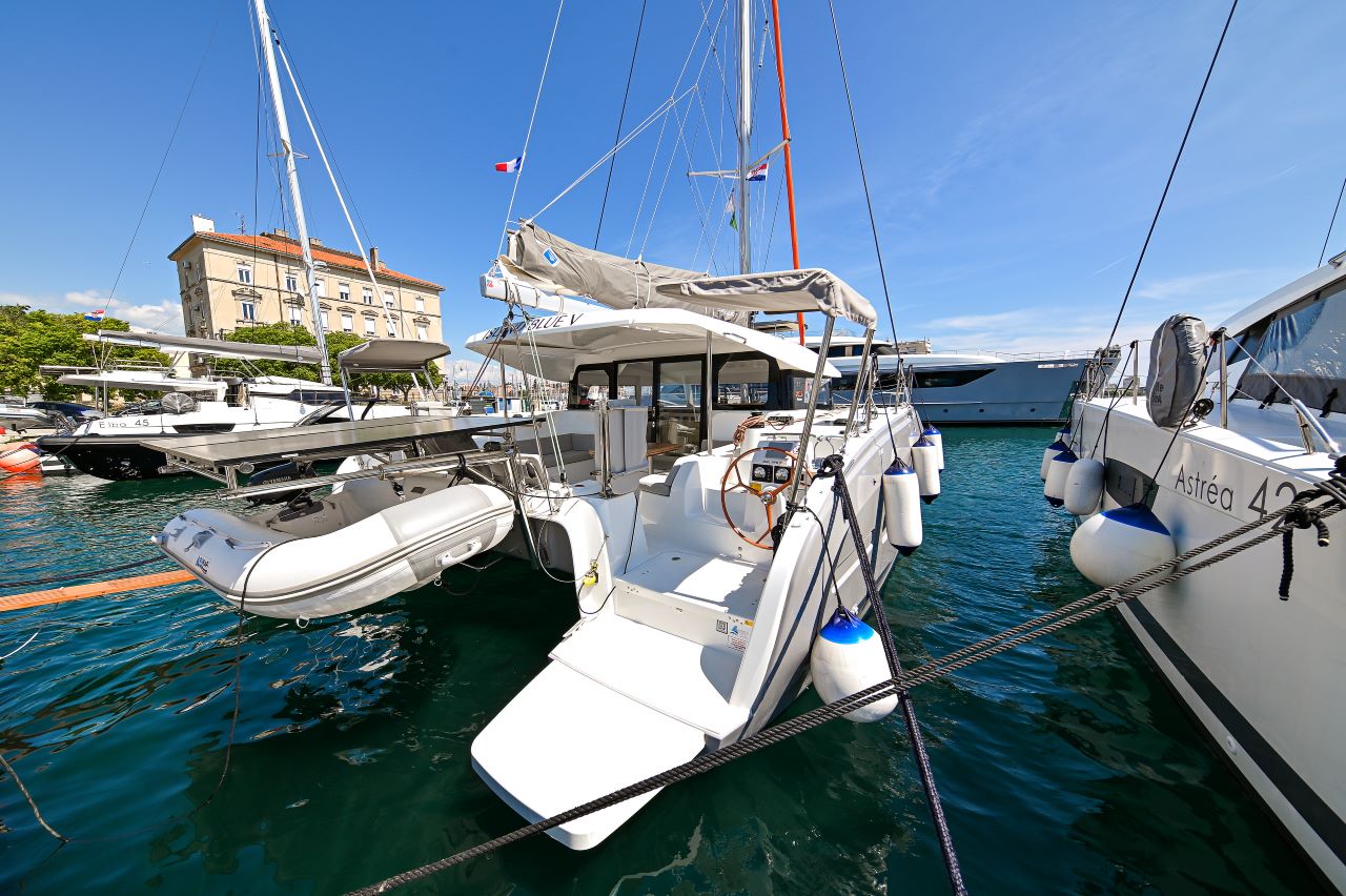 Photo #10 - Excess 11 - 4 + 1 + 1 cab. (Island Blue V) in Zadar - 38981
