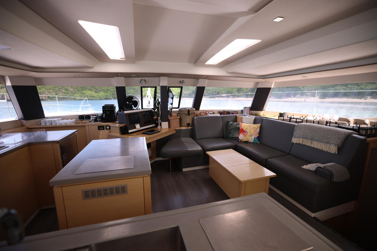 Photo #12 - Fountaine Pajot Saba 50 - 5 + 2 cab. (Purpose) en Port de Plaisance - 38985