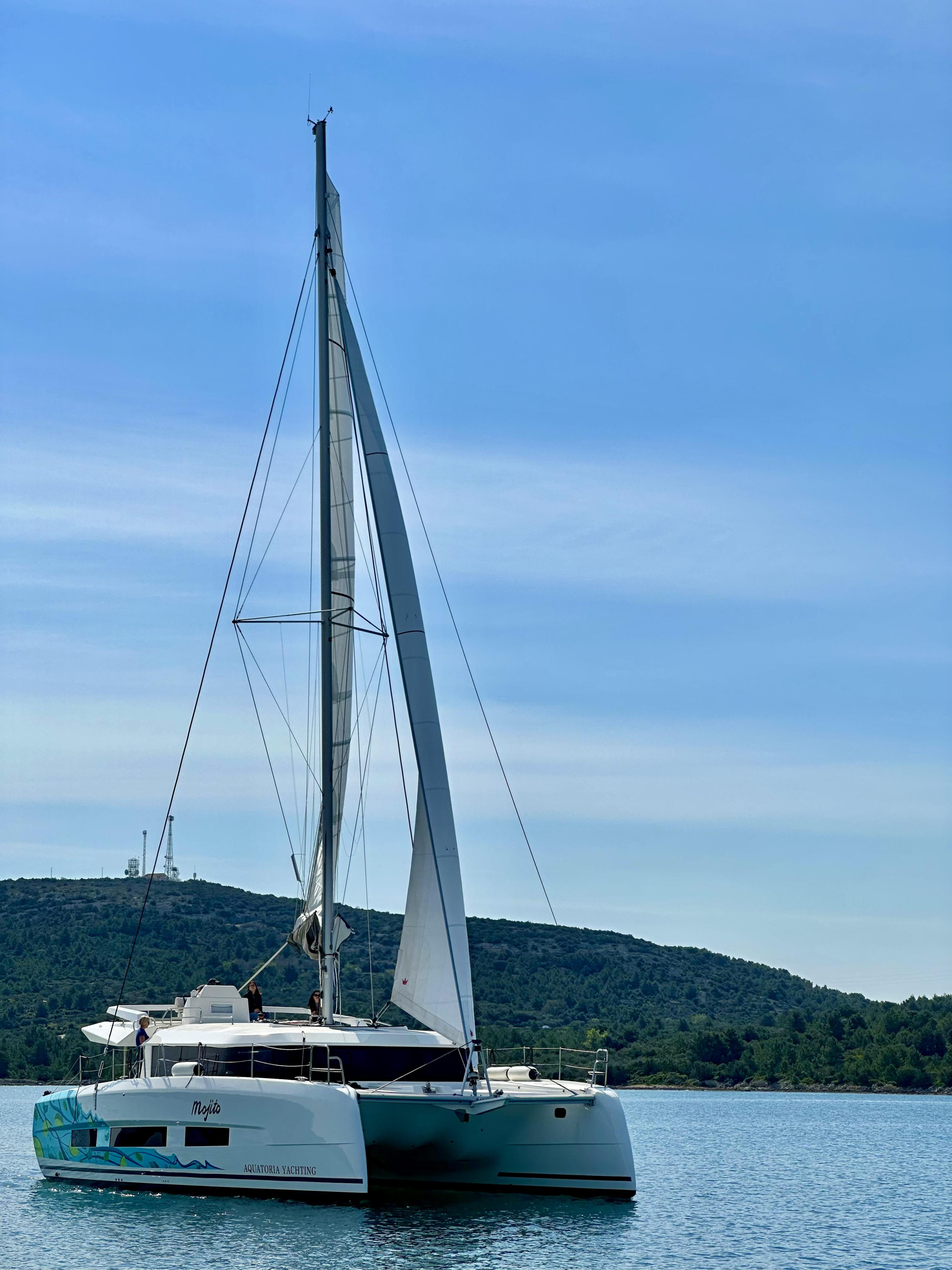 Photo #5 - Dufour 48 Catamaran - 5 + 1 cab. (Mojito) in Pirovac - 39005