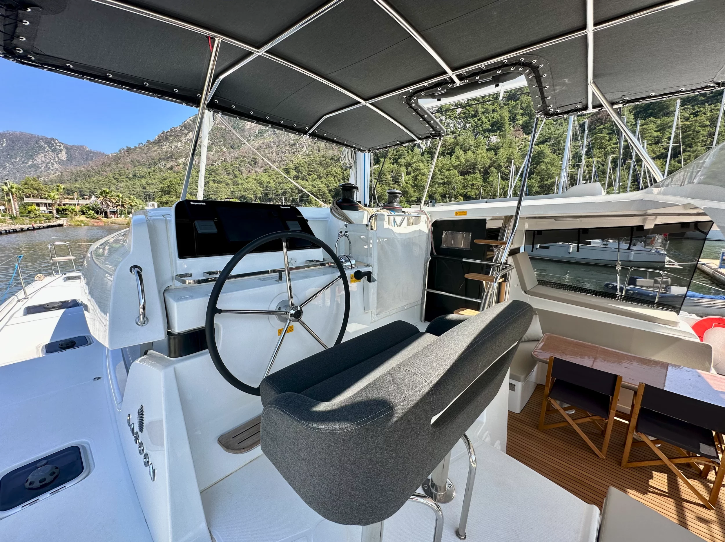 Lagoon 42 - 4 + 2 cab. (Sail Proteus)  - 8