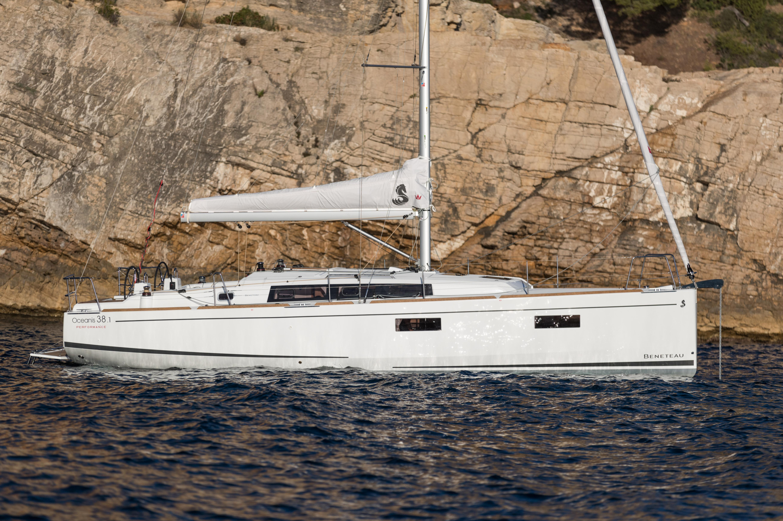 Photo #1 - Oceanis 38.1 (Sail Pride) en Orhaniye - 39017