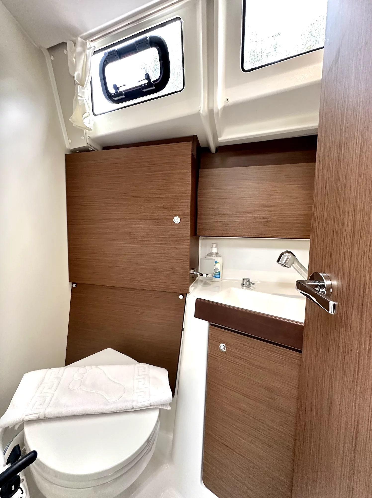 Oceanis 38.1 (Sail Pride)  - 11
