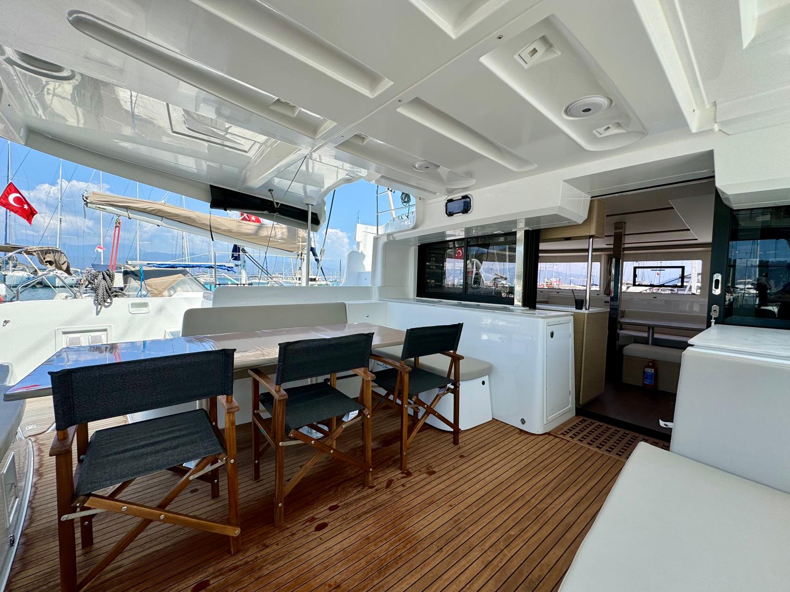 Photo #4 - Lagoon 46 - 4 + 2 cab. (Sail Andromeda) in Fethiye - 39020