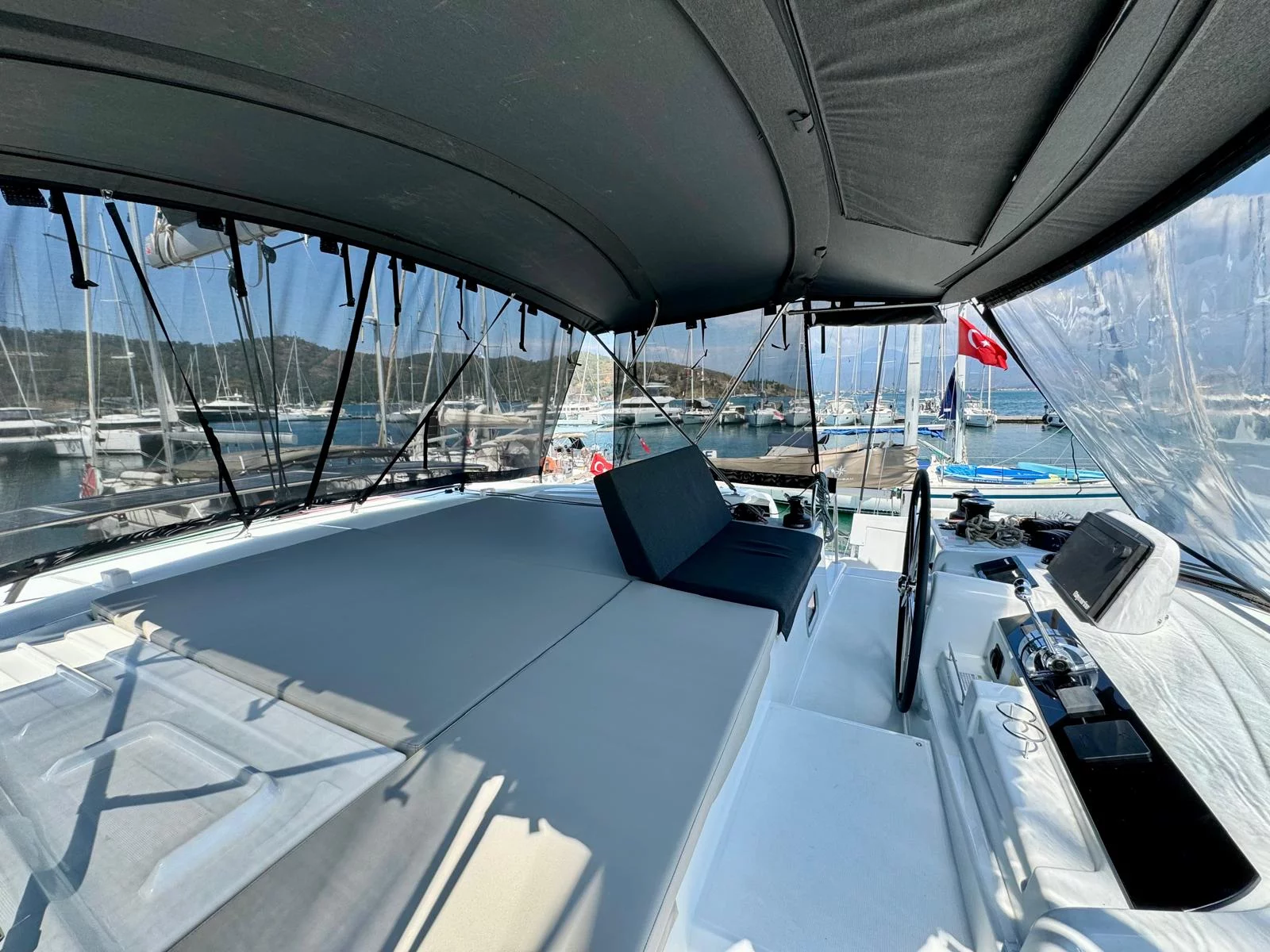 Lagoon 46 - 4 + 2 cab. (Sail Andromeda)  - 6