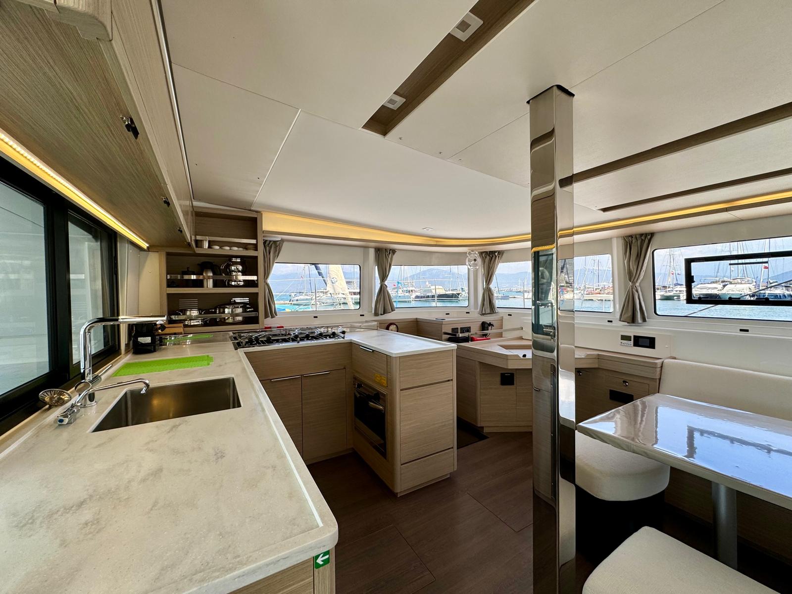 Photo #13 - Lagoon 46 - 4 + 2 cab. (Sail Andromeda) in Fethiye - 39020