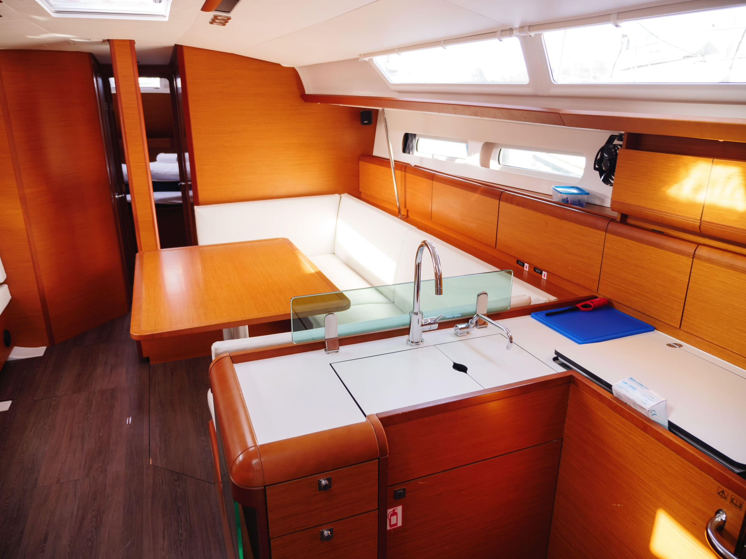 Photo #11 - Sun Odyssey 449 (Port Royal) en Rogac - 39032