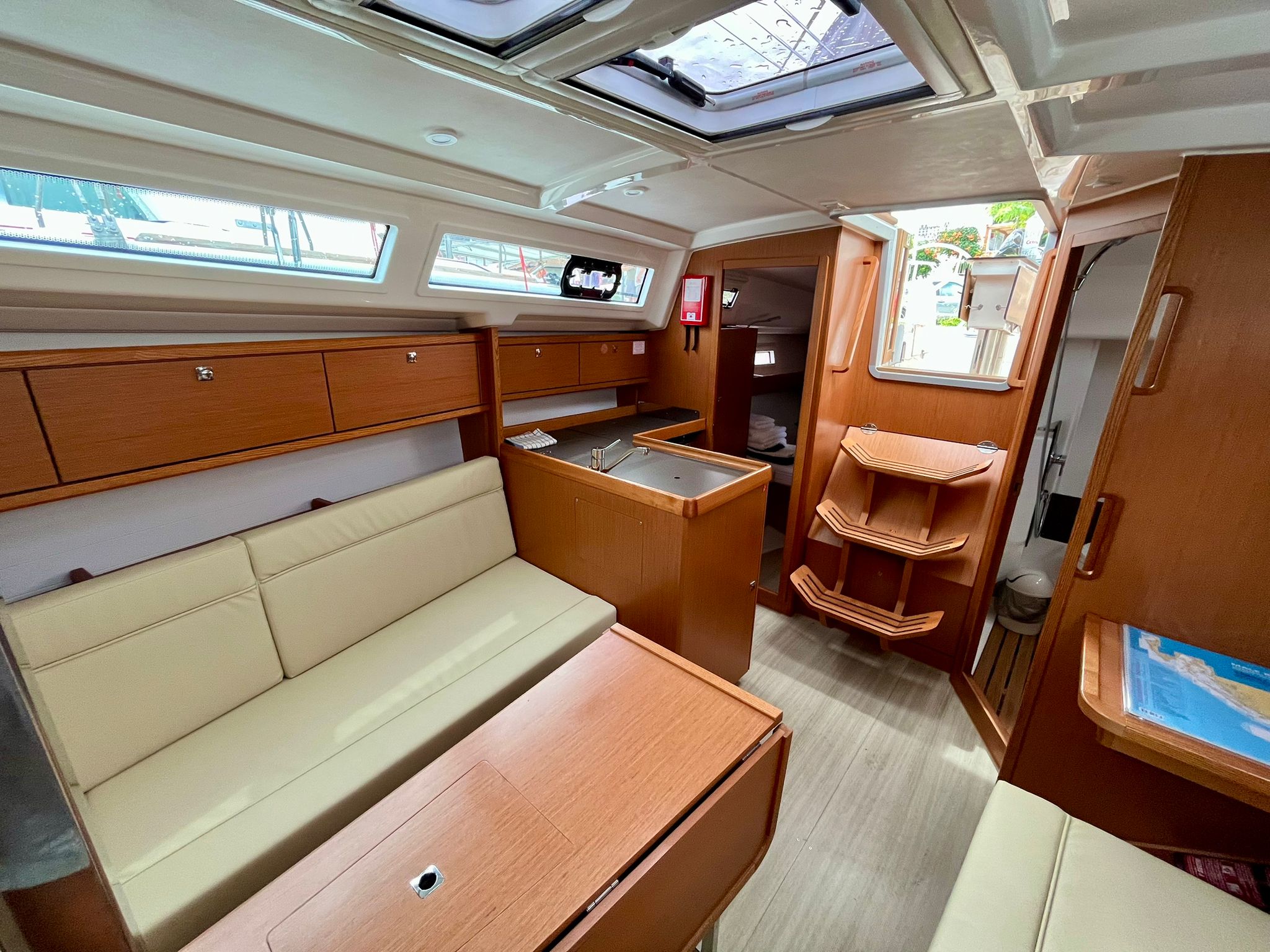 Photo #8 - Bavaria Cruiser 34 - 2 cab. (Jimbo) in Trogir - 39065