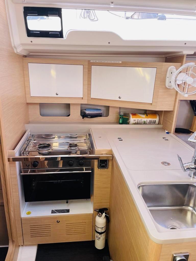 Photo #6 - Dufour 37 - 3 cab. (Island Girl) in Nanny Cay - 39067