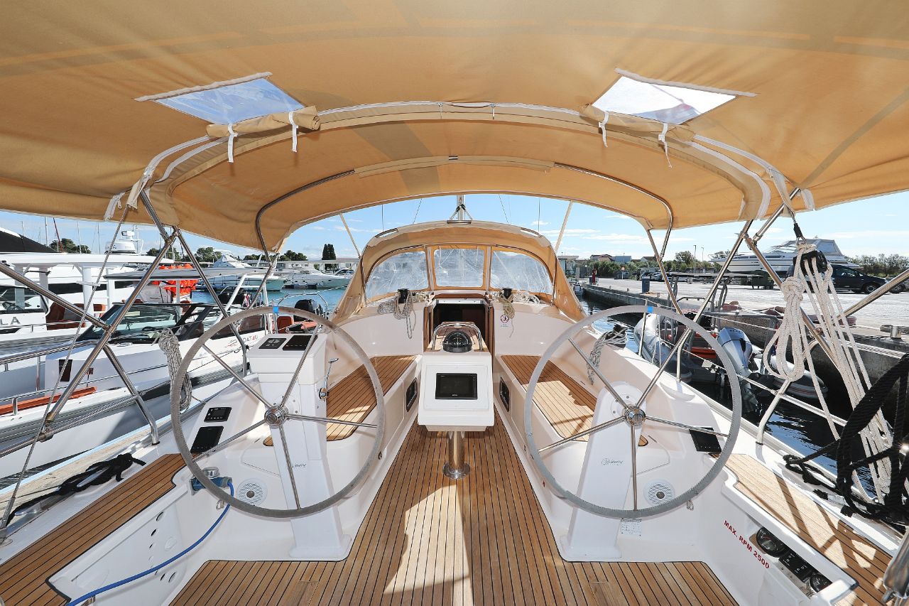 Photo #7 - Bavaria Cruiser 37 - 3 cab. (Lupe) in Zara - 39085