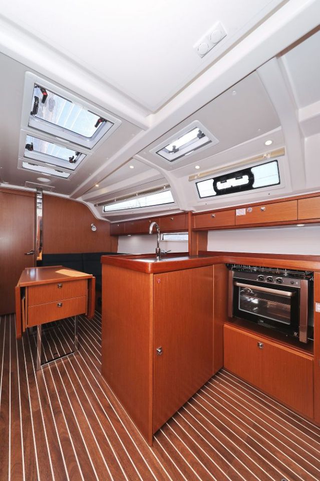 Photo #18 - Bavaria Cruiser 37 - 3 cab. (Lupe) in Zara - 39085