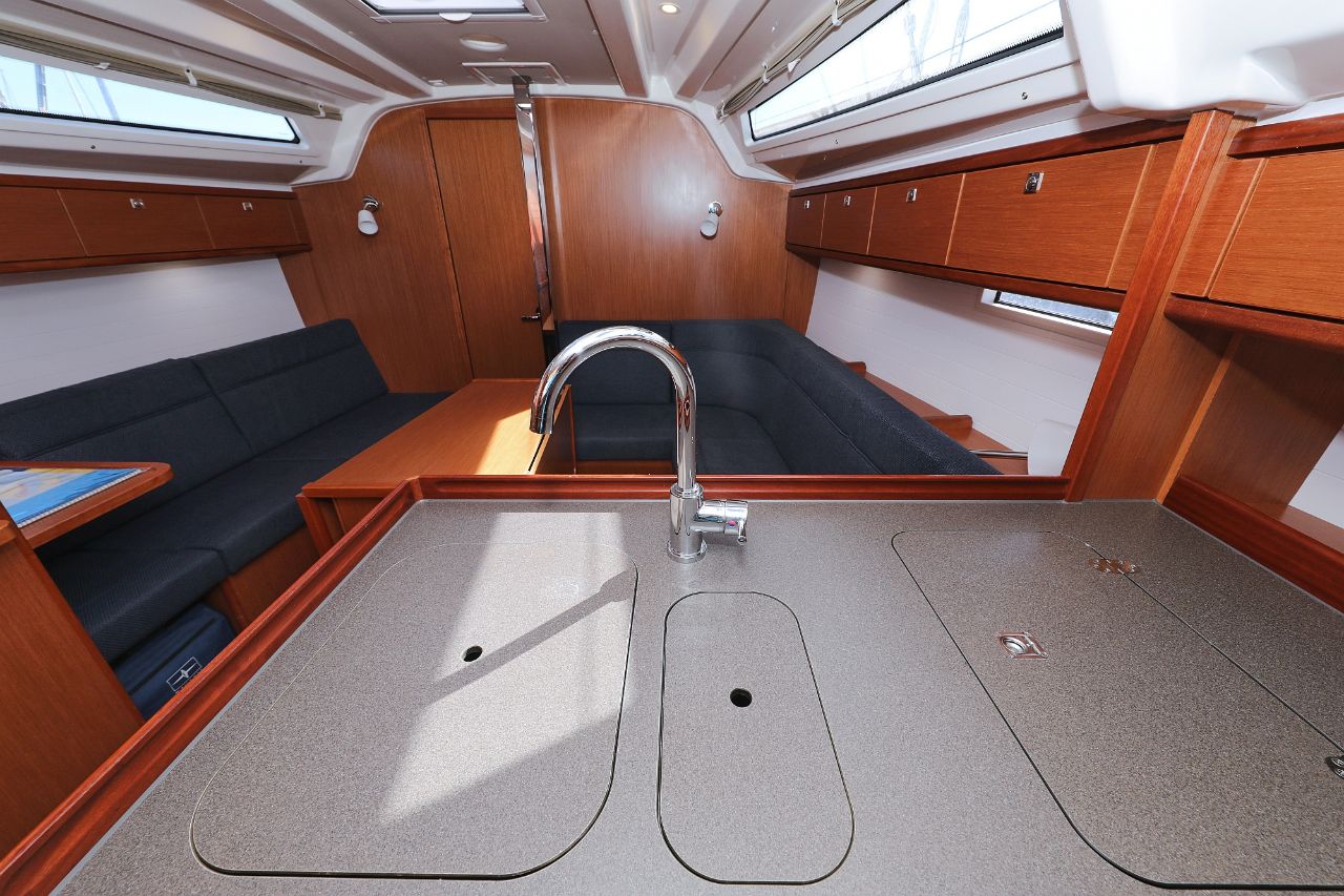 Photo #20 - Bavaria Cruiser 37 - 3 cab. (Lupe) in Zara - 39085
