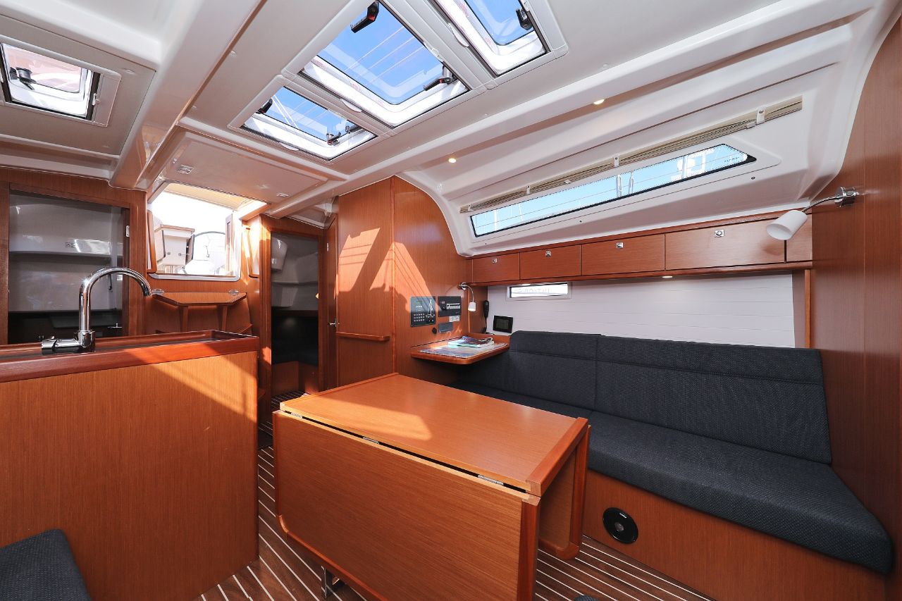 Photo #23 - Bavaria Cruiser 37 - 3 cab. (Lupe) in Zara - 39085