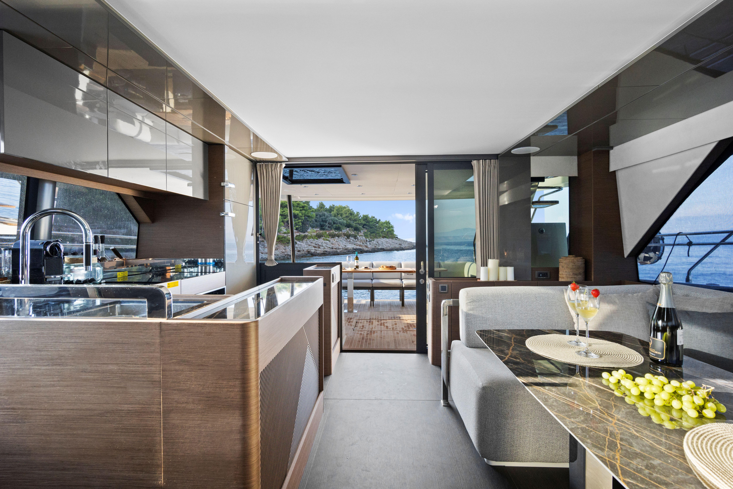 Photo #12 - Prestige M48 - 3 + 1 cab. (Dolce far niente) in Split - 39093