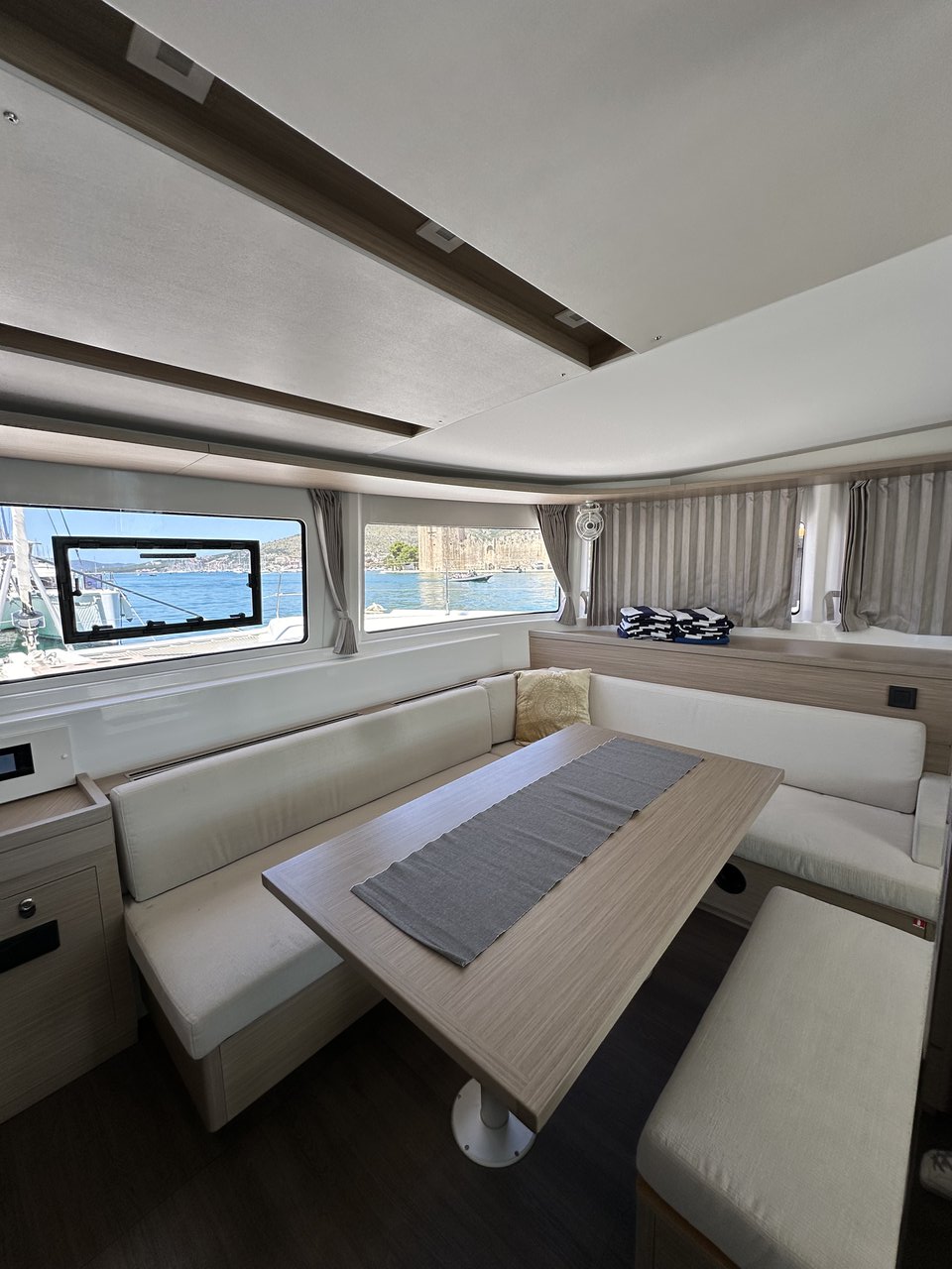 Photo #10 - Lagoon 46 - 4 + 2 cab. (Destiny Point) in Trogir - 39101