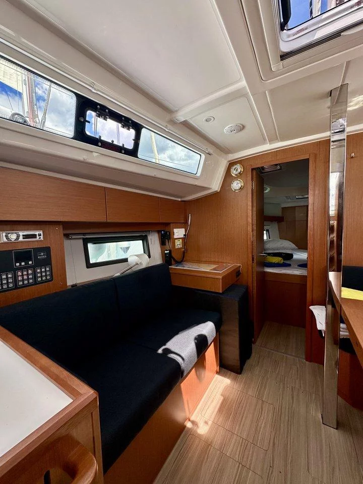 Bavaria C38 (Surf Point)  - 6
