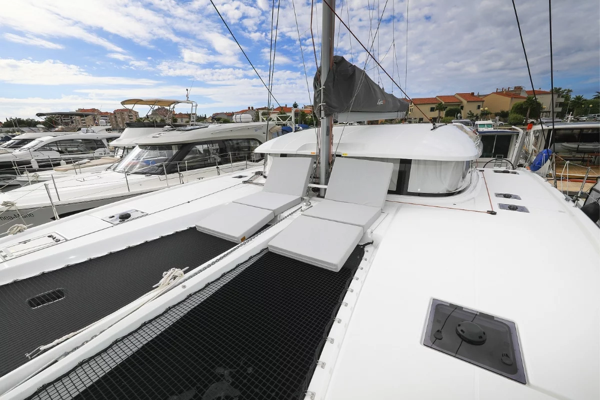 Excess 14 - 4 + 2 cab. (Windhunter)  - 3