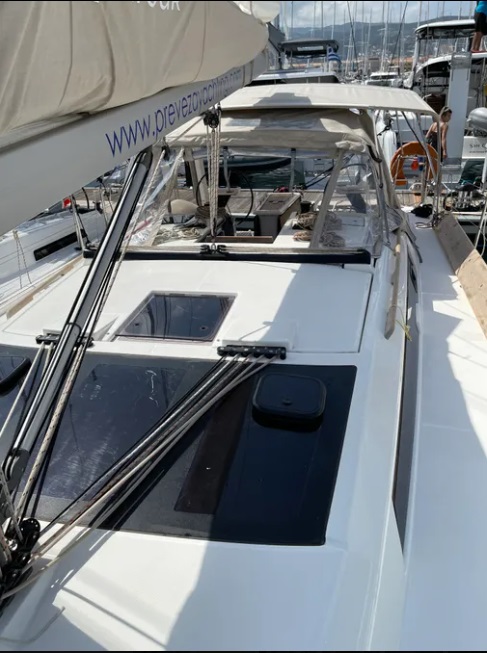 Photo #5 - Dufour 390 (Maestro) in Lefkada - 39107