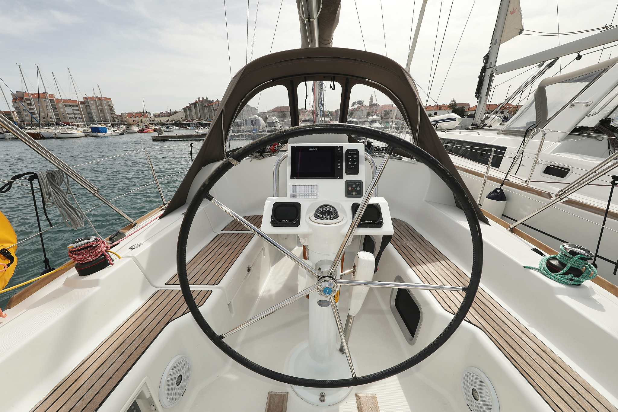 Photo #4 - Sun Odyssey 33i (Cosma) in Biograd - 39130