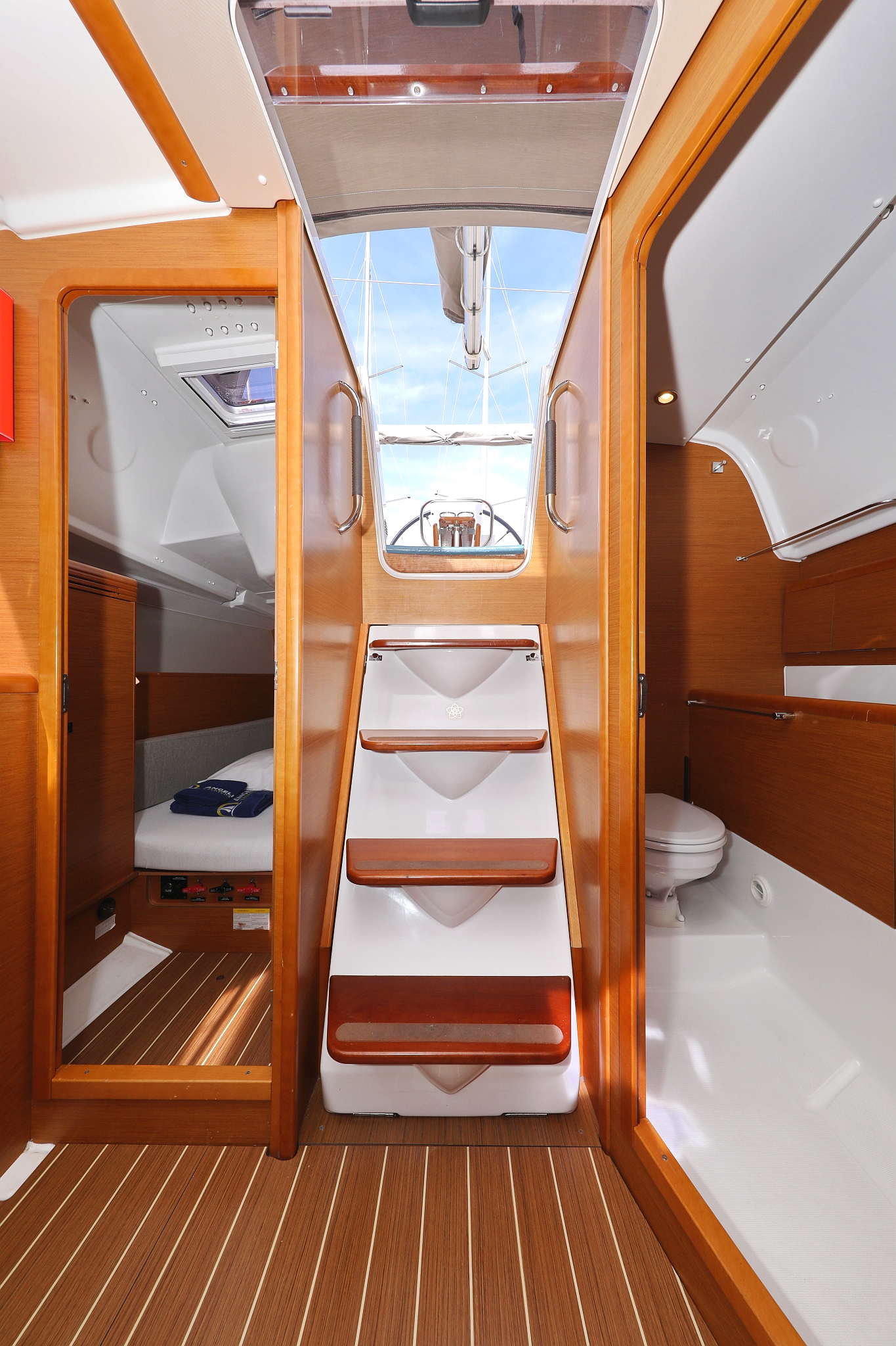 Photo #23 - Sun Odyssey 33i (Cosma) in Biograd - 39130