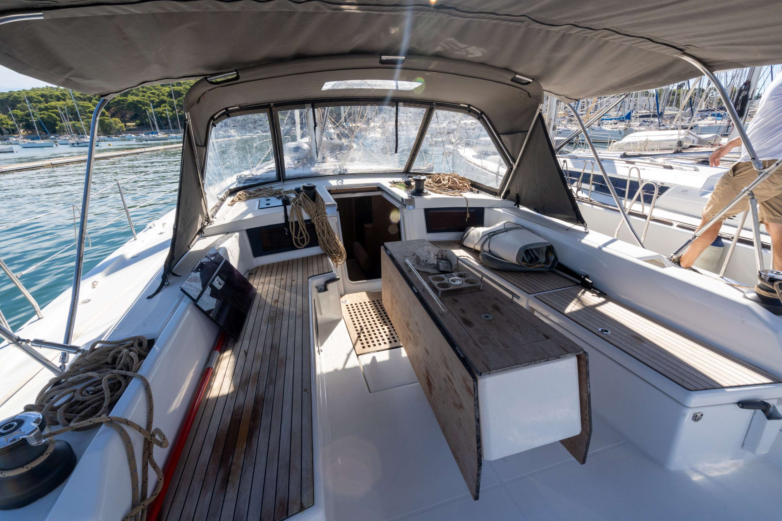 Photo #7 - Dufour 530 Smart Electric - 5 + 1 cab. (INSPIRATION) in Port Pin Rolland - 39155