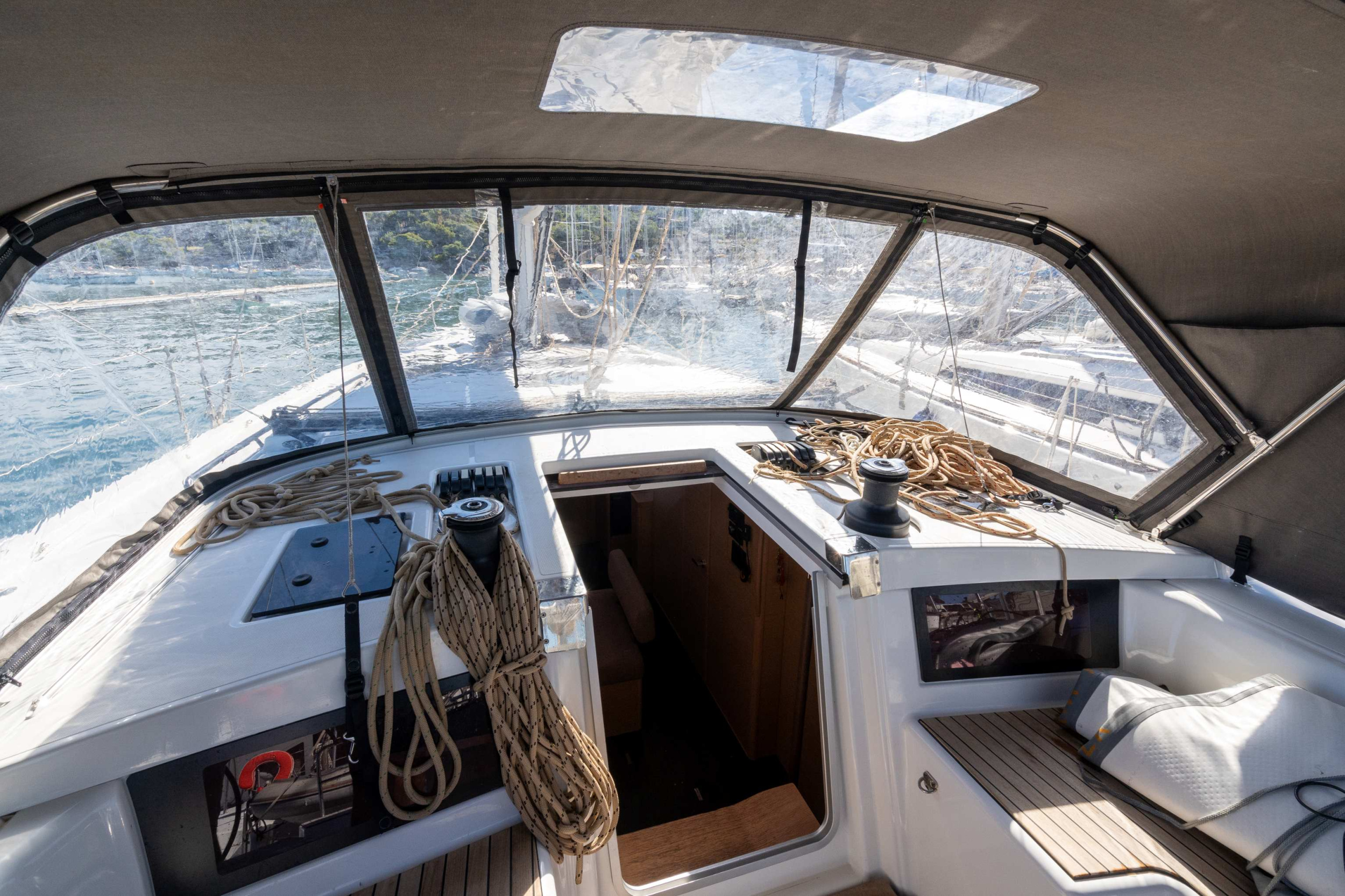 Photo #8 - Dufour 530 Smart Electric - 5 + 1 cab. (INSPIRATION) in Port Pin Rolland - 39155