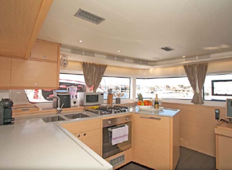 Photo #7 - Lagoon 52 F - 5 + 2 cab. (La Dolce Vita) in Palma - 39157