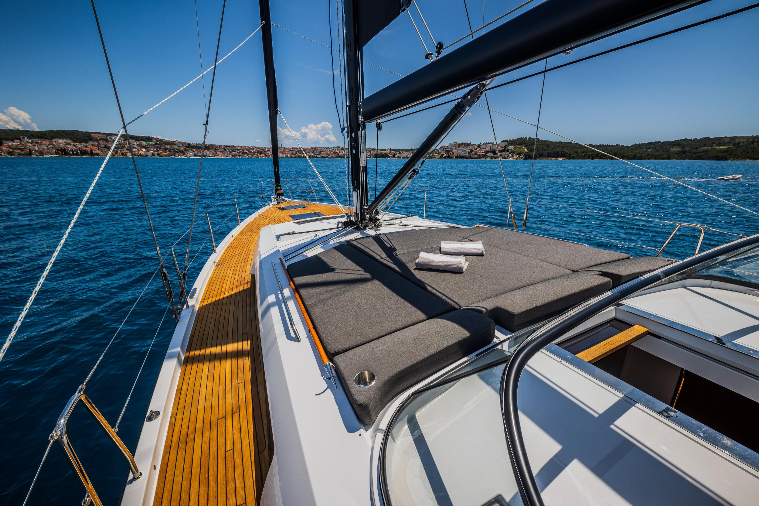 Photo #14 - Hanse 510 - 4 + 1 cab. (Darling - OW) in Trogir - 39169