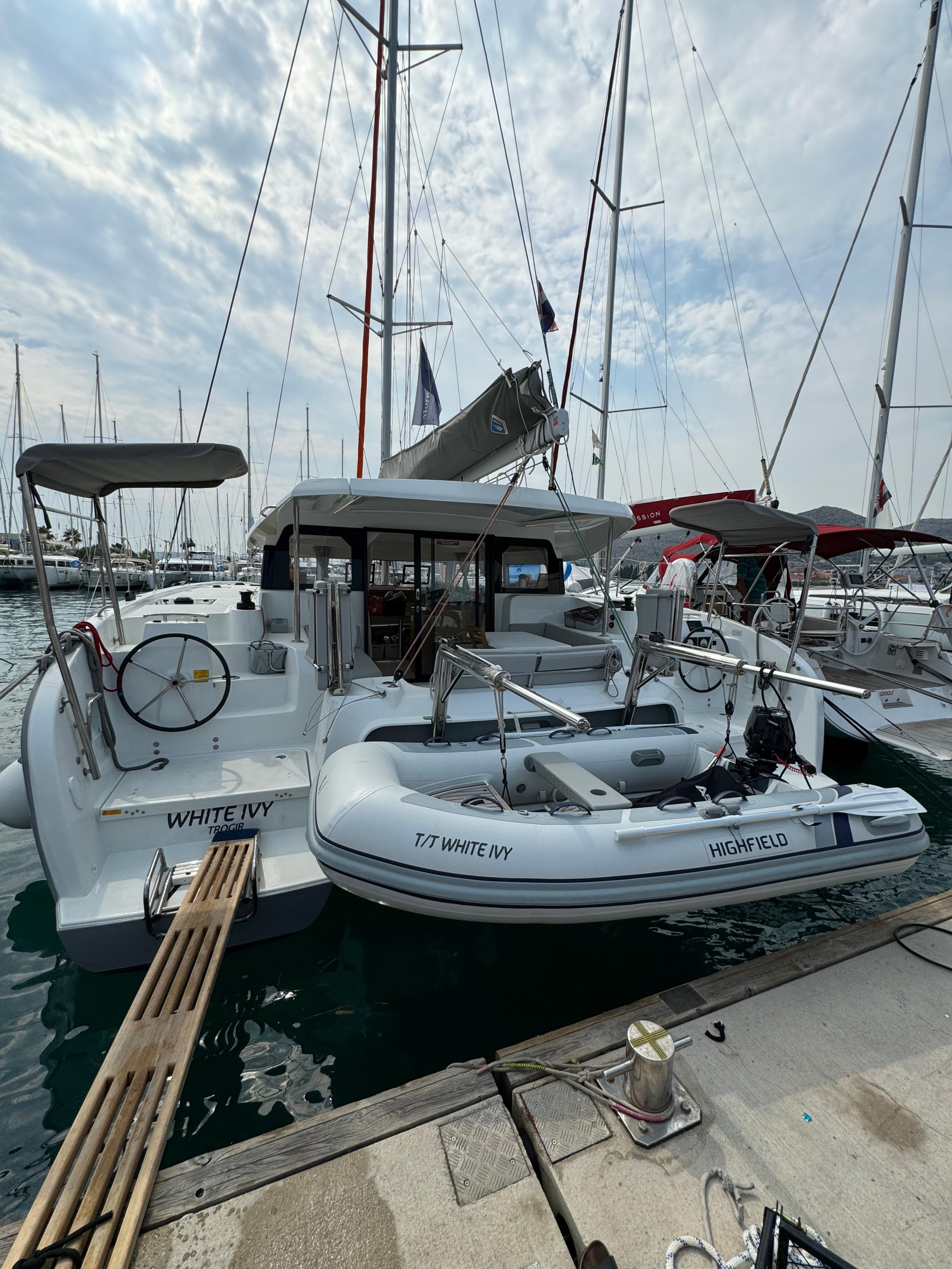 Photo #4 - Excess 11 - 4 + 1 + 1 cab. (White Ivy) en Trogir - 39177