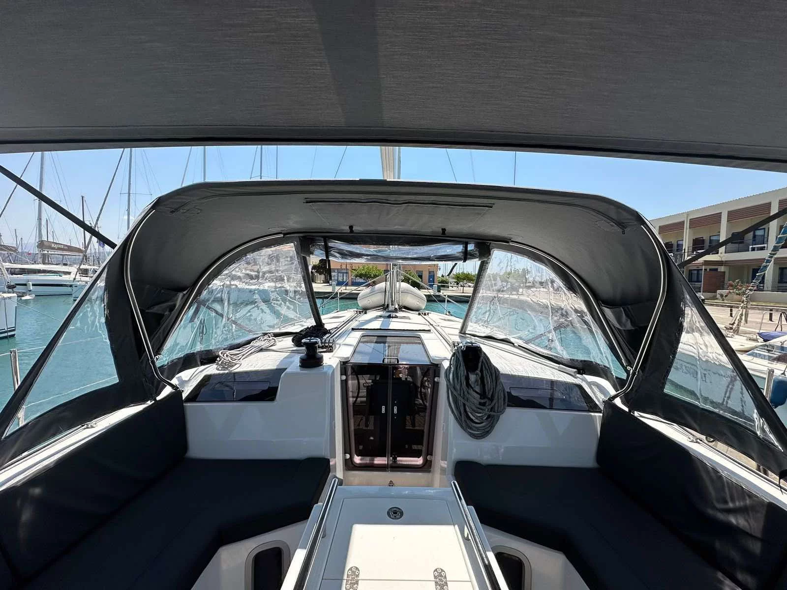 Oceanis 40.1 (Monterey)  - 8
