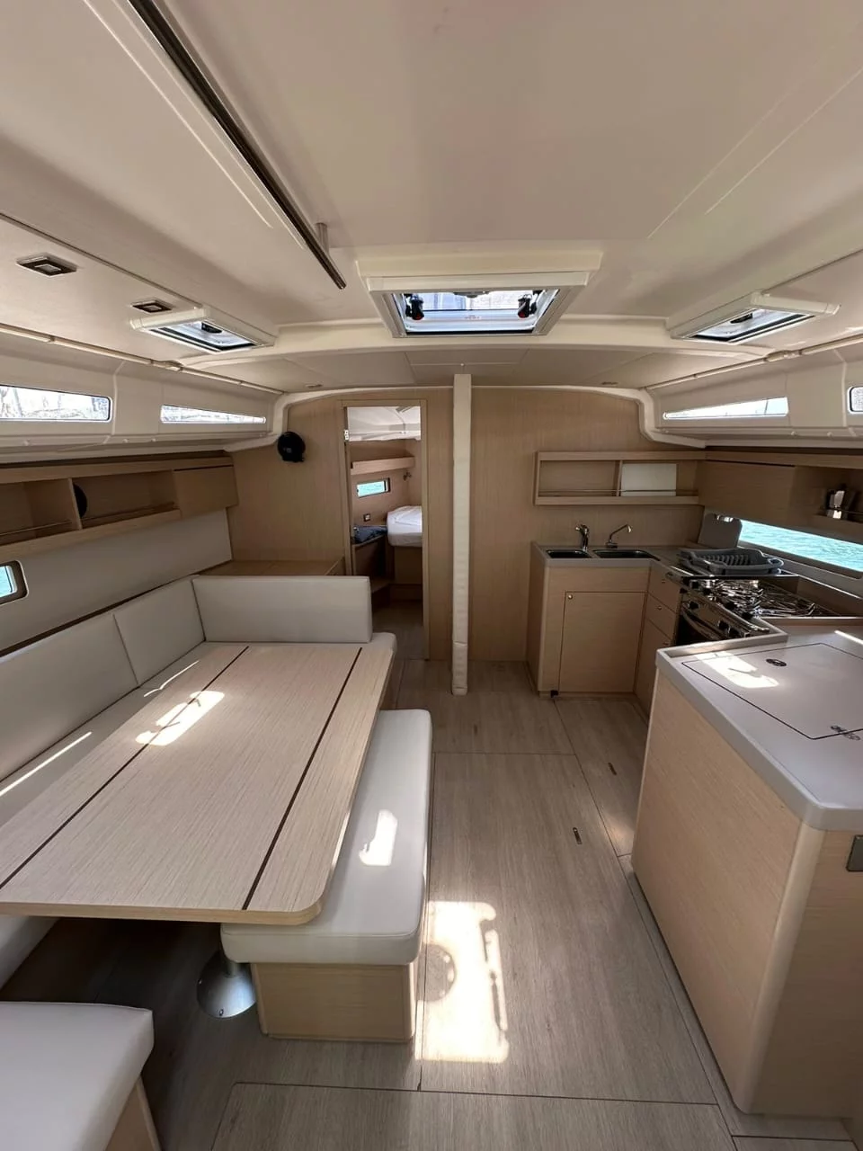 Oceanis 40.1 (Monterey)  - 10