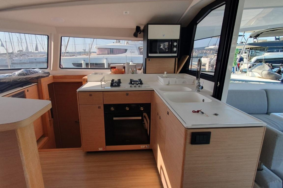 Photo #16 - Nautitech 44 Open (Double Memory) in Primosten - 39192