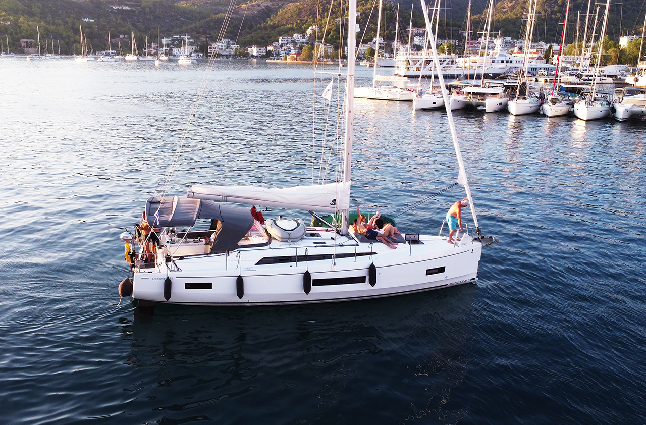 Photo #8 - Oceanis 40.1 (Escape) en Atenas - 39200