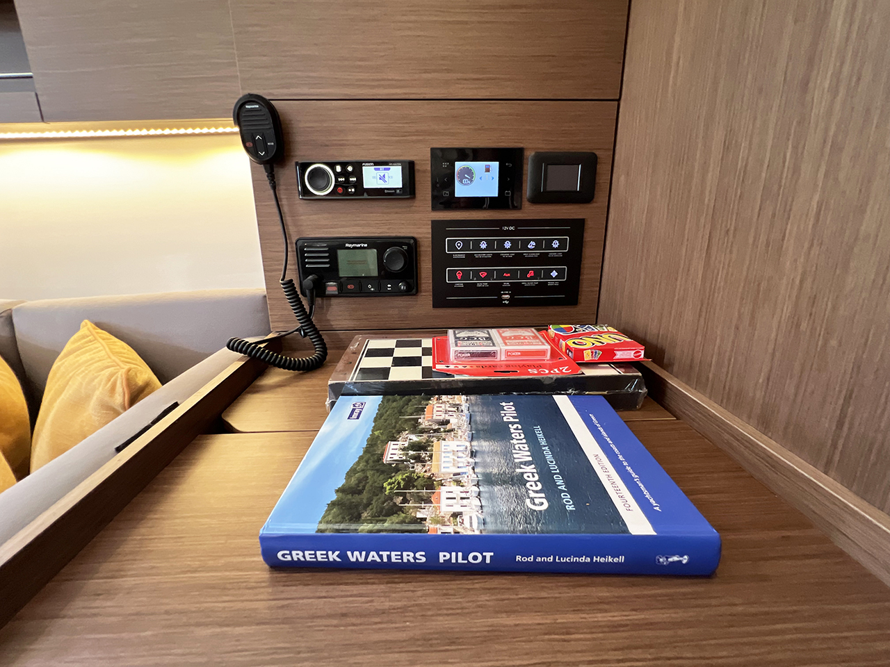 Photo #18 - Oceanis 40.1 (Escape) en Atenas - 39200