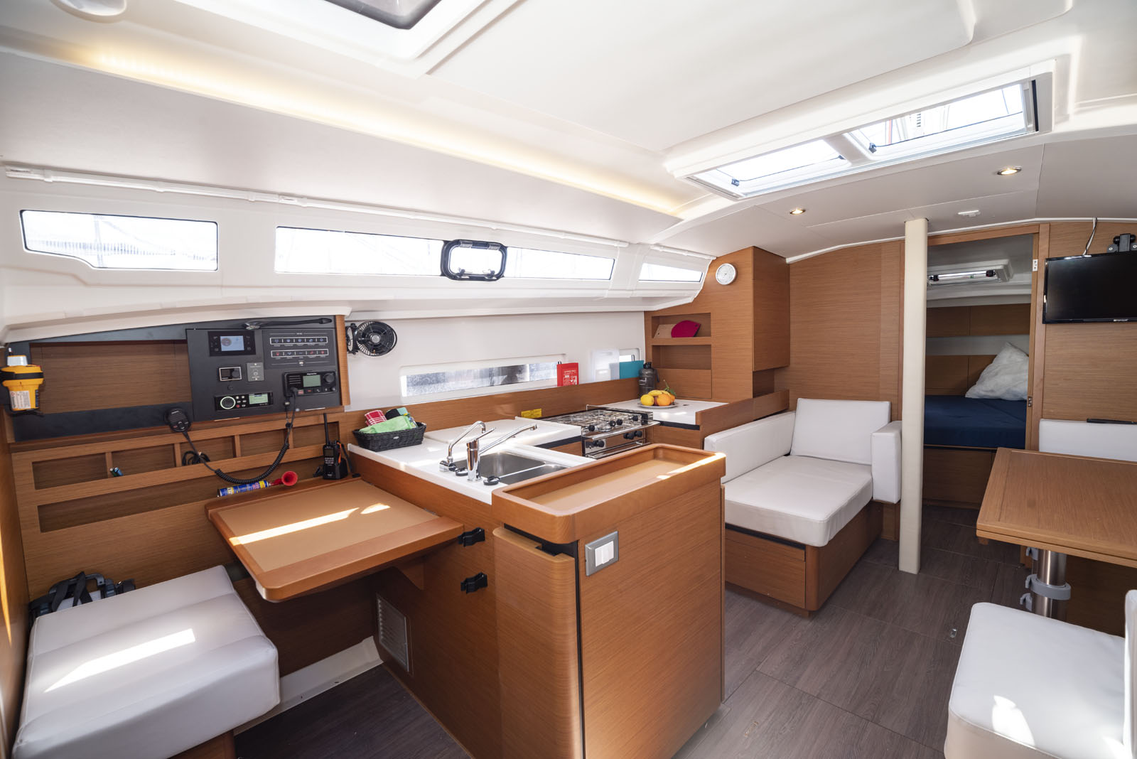 Photo #11 - Sun Odyssey 410 - 3 cab. (SuElli) in Portocolom - 39209