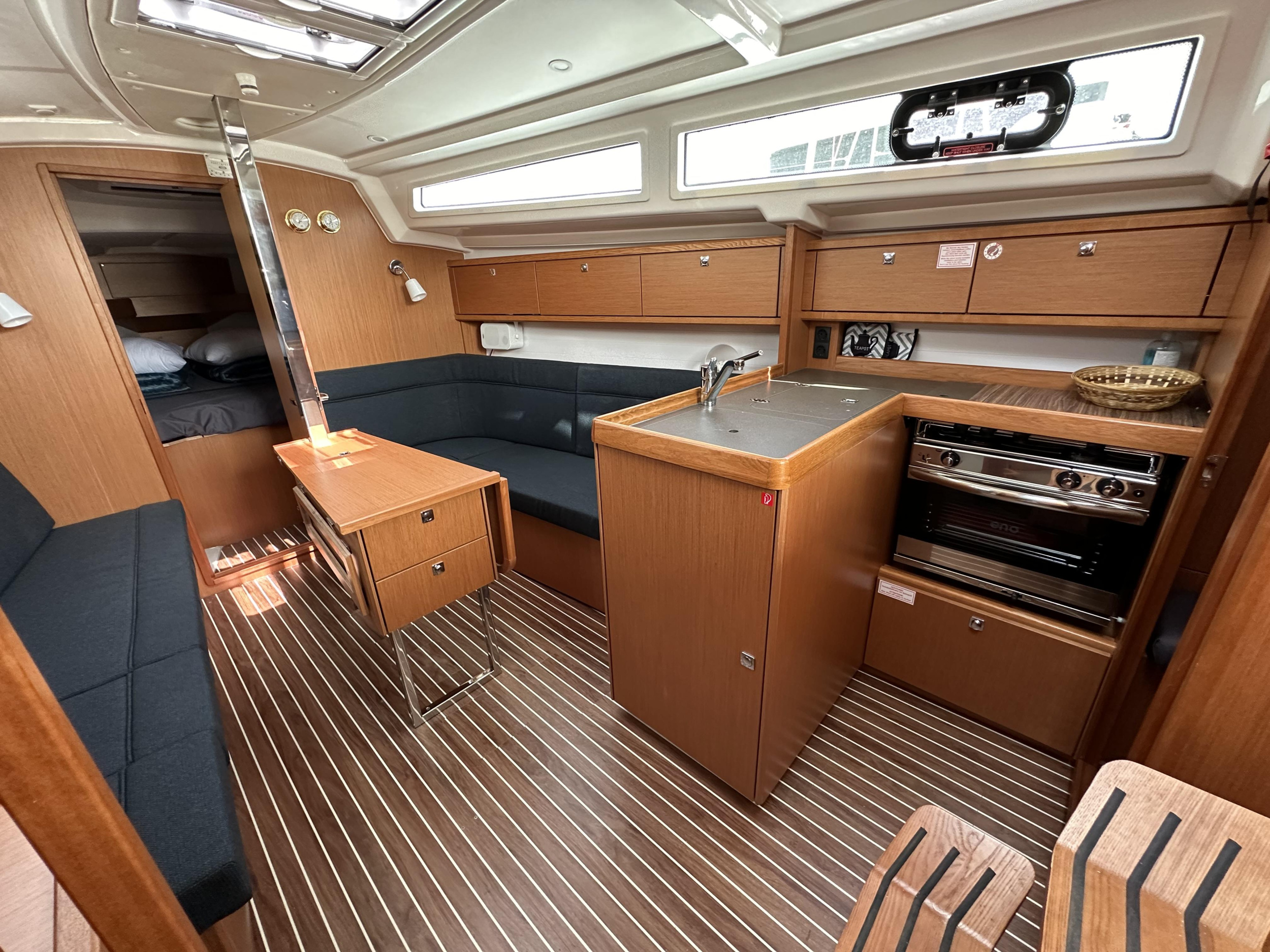 Photo #6 - Bavaria Cruiser 34 - 2 cab. (Eliza) in Atene - 39218