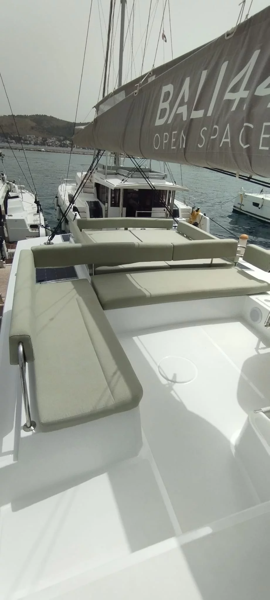 Bali 4.4 - 4 + 2 cab. (Double Trouble)  - 9