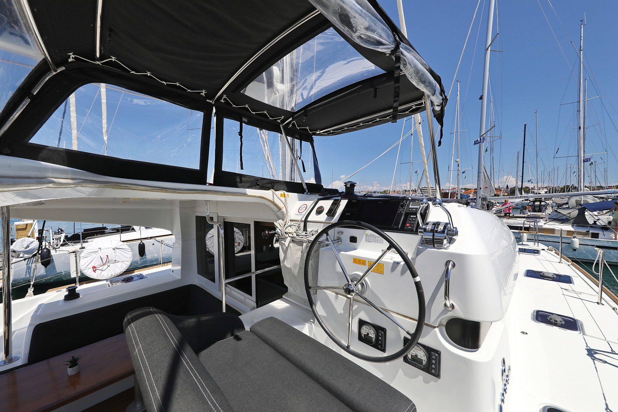 Photo #6 - Lagoon 40 - 4 + 2 cab (Tortilla Flat) in Biograd - 39279