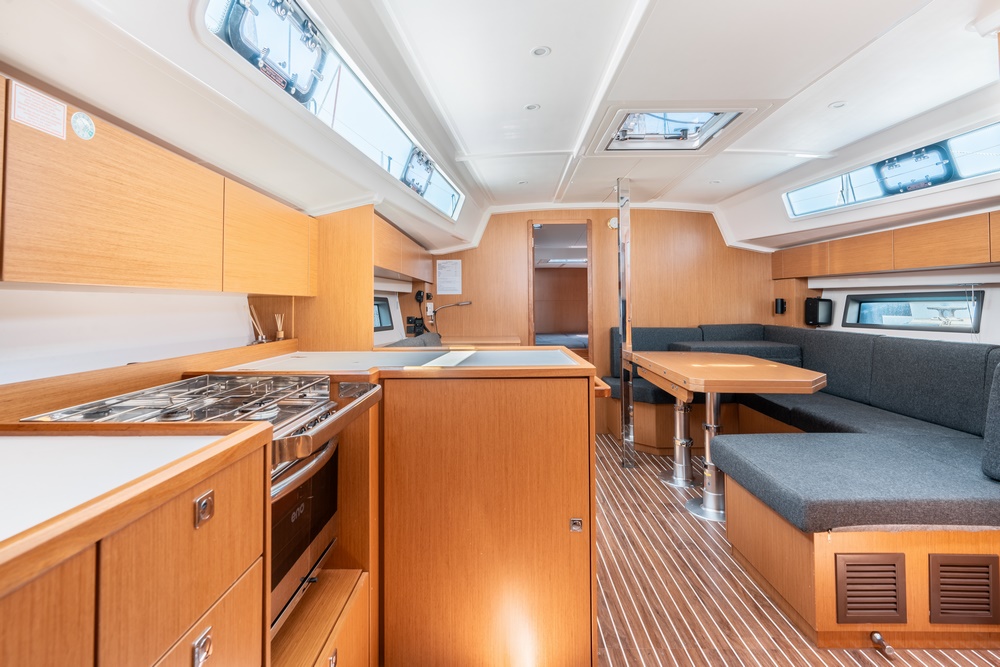 Photo #12 - Bavaria C42 (Avra) in Rhodos - 39300