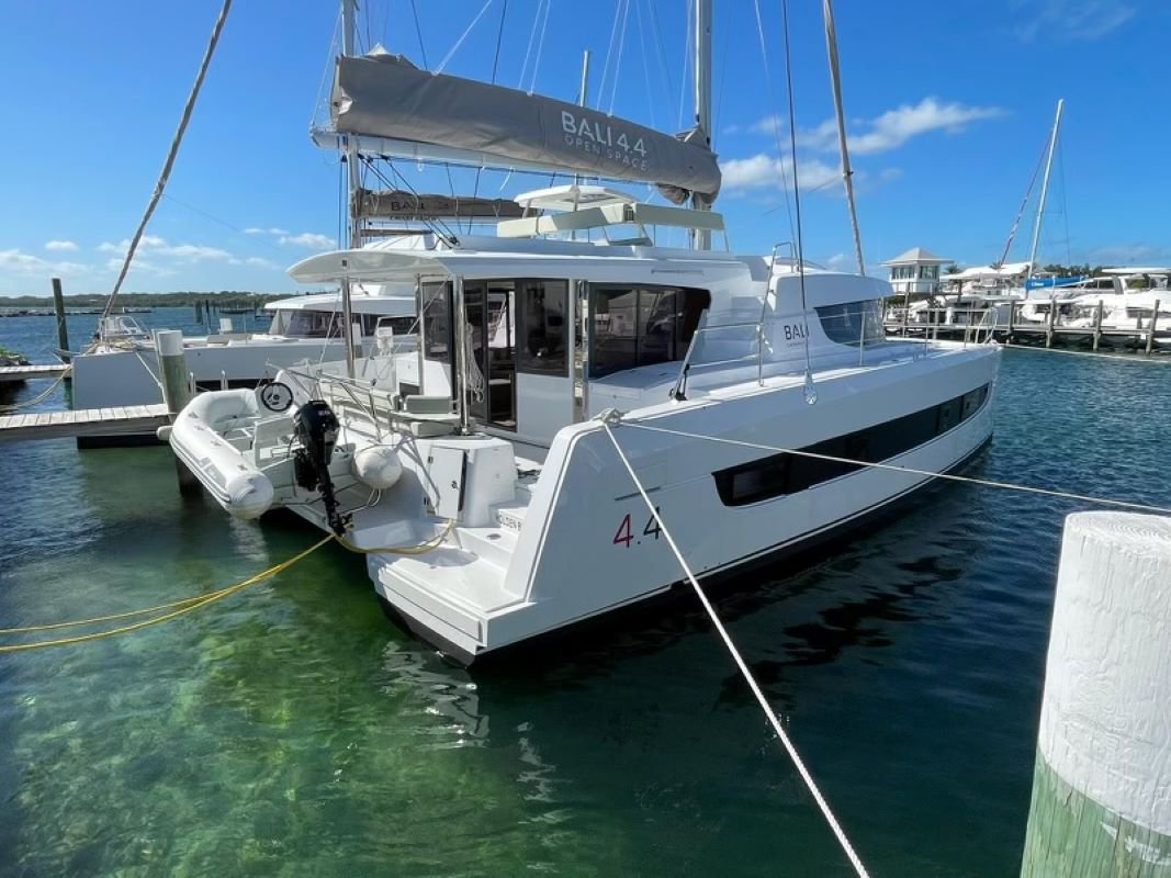 Photo #5 - Bali 4.4 - 3 + 1 cab. (Sunset Chaser) in Marsh Harbour - 39309