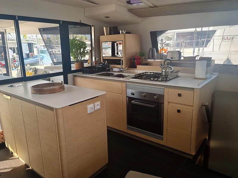 Fountaine Pajot Aura 51 - 6 + 1 cab (Breezer)  - 3