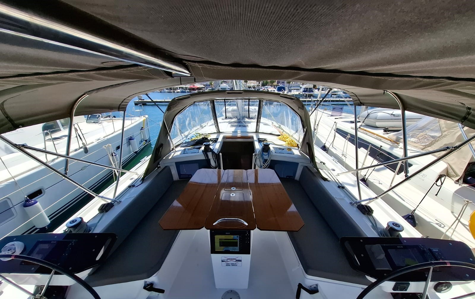 Photo #6 - Dufour 41 - 3 cab. (No Worries) in Biograd - 39339